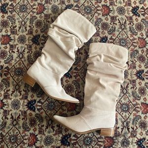 Chinese Laundry Winner Suede Slouchy Pointed Toe Cream Boots Size 6M